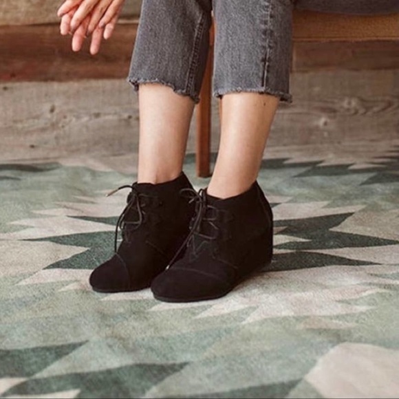 TOMS Kala Wedge Booties Black Suede Leather Boots Ankle Booties Size 9 - Picture 9 of 9